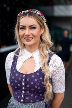 Formula Una Hostess Model in Dirndl Costume, AUT, Formula 1 World Championship, MSC Cruises Grand Prix of Austria, Red Bull Ring Spielberg, Qualifying Day, Season 2025, 28 06 2025 AUT, Formula 1 World Championship, MSC Cruises Grand Prix of Austria, Red Bull Ring Spielberg, Qualifying Day, Season 2025, 28 06 2025 Spielberg Copyright: xEibner-Pressefoto Memmlerx EP_MMR