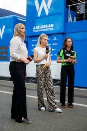 Bianca Steiner ORF TV commentator with Emma Felbermayr F1 Academy race driver, Kick Stake Sauber Audi F1 Team, Austria , Alina Eberstaller ORF TV presenter , AUT, Formula 1 World Championship, MSC Cruises Grand Prix of Austria, Red Bull Ring Spielberg, Qualifying Day, Season 2025, 28 06 2025 AUT, Formula 1 World Championship, MSC Cruises Grand Prix of Austria, Red Bull Ring Spielberg, Qualifying Day, Season 2025, 28 06 2025 Spielberg Copyright: xEibner-Pressefoto Memmlerx EP_MMR