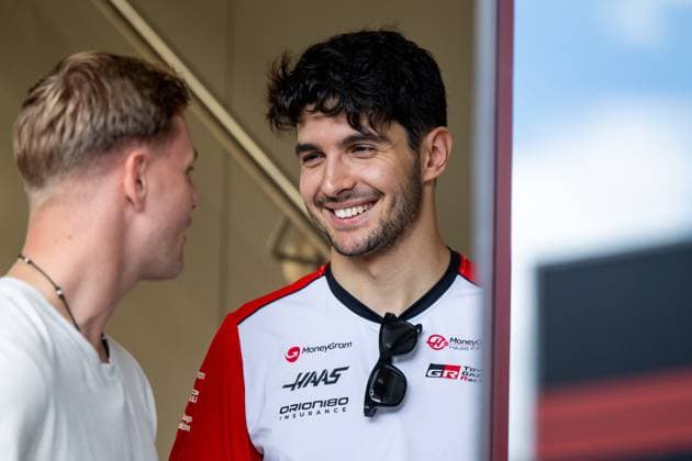 Esteban Ocon MoneyGram Haas F1 Team, France, 31 with Mick Schumacher Germany, Racing Driver , AUT, Formula 1 World Championship, MSC Cruises Grand Prix of Austria, Red Bull Ring Spielberg, Qualifying Day, Season 2025, 28 06 2025 AUT, Formula 1 World Championship, MSC Cruises Grand Prix of Austria, Red Bull Ring Spielberg, Qualifying Day, Season 2025, 28 06 2025 Spielberg Copyright: xEibner-Pressefoto Memmlerx EP_MMR