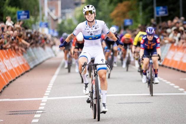 EDE - Lorena Wiebes cheers after winning during the Dutch women s Road cycling, Rad, Radsport, Strasse championships. ANP VINCENT JANNINK xVIxANPxSportx xxANPxIVx 530623156 originalFilename: 530623156.jpg