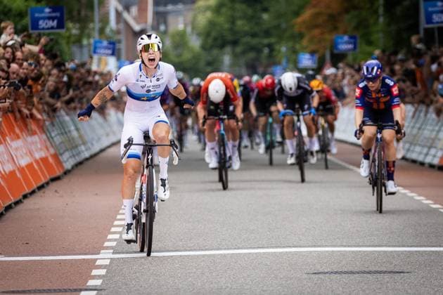 EDE - Lorena Wiebes cheers after winning during the Dutch women s Road cycling, Rad, Radsport, Strasse championships. ANP VINCENT JANNINK xVIxANPxSportx xxANPxIVx 530623680 originalFilename: 530623680.jpg
