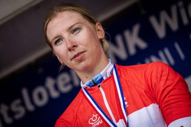 EDE - Champion Lorena Wiebes during the homage after winning during the Dutch women s Road cycling, Rad, Radsport, Strasse championships. ANP VINCENT JANNINK xVIxANPxSportx xxANPxIVx 530623786 originalFilename: 530623786.jpg