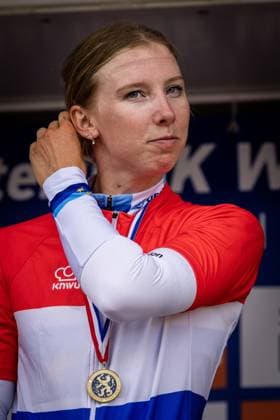 EDE - Champion Lorena Wiebes during the homage after winning during the Dutch women s Road cycling, Rad, Radsport, Strasse championships. ANP VINCENT JANNINK xVIxANPxSportx xxANPxIVx 530623929 originalFilename: 530623929.jpg