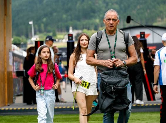 F1 - AUSTRIAN GRAND PRIX 2025 Oscar Piastri father of PIASTRI Oscar (aus), McLaren F1 Team MCL39, portrait during the Formula 1 MSC Cruises Austrian Grand Prix 2025, 11th round of the 2025 FIA Formula One World Championship, WM, Weltmeisterschaft from June 27 to 29, 2025 on the Red Bull Ring, in Spielberg, Austria - SpielbergAustria  Copyright: xDPPIx