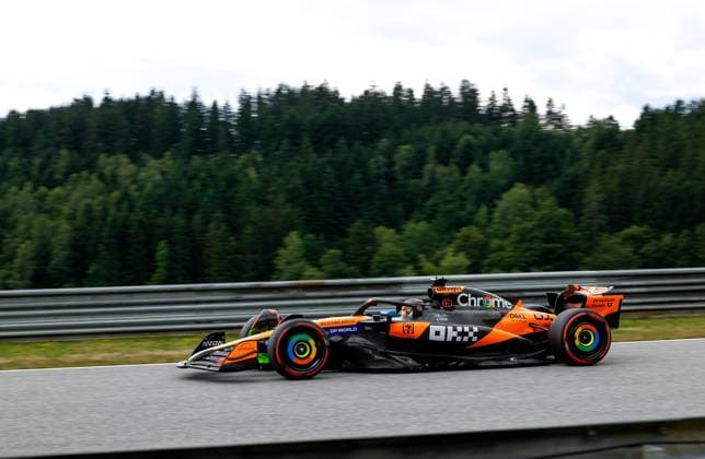 F1 - AUSTRIAN GRAND PRIX 2025 81 PIASTRI Oscar (aus), McLaren F1 Team MCL39, action during the Formula 1 MSC Cruises Austrian Grand Prix 2025, 11th round of the 2025 FIA Formula One World Championship, WM, Weltmeisterschaft from June 27 to 29, 2025 on the Red Bull Ring, in Spielberg, Austria - SpielbergAustria  Copyright: xDPPIx