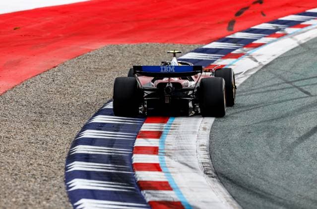 F1 - AUSTRIAN GRAND PRIX 2025 44 HAMILTON Lewis (gbr), Scuderia Ferrari SF-25, action during the Formula 1 MSC Cruises Austrian Grand Prix 2025, 11th round of the 2025 FIA Formula One World Championship, WM, Weltmeisterschaft from June 27 to 29, 2025 on the Red Bull Ring, in Spielberg, Austria - SpielbergAustria  Copyright: xDPPIx