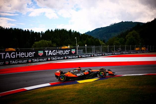 MOTORI - Formula 1 - MSC Cruises Austrian Grand Prix 2025 81 Oscar Piastri, (AUS) McLaren Mercedes MCL39, during the Austrian GP, Spielberg 26-29 June 2025, Red Bull Ring Formula 1 World Championship, WM, Weltmeisterschaft 2025. Austria Austria  Copyright: xIPAxSport ABACAx