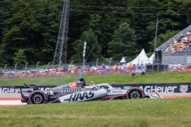 FORMULA 1 - GP of Austria 2025 SPIELBERG,AUSTRIA,28.JUN.25 - MOTORSPORTS, FORMULA 1 - Grand Prix of Austria, Red Bull Ring, practice and qualifying. Image shows Esteban Ocon (FRA Haas).  GEPAxpictures xMatthiasxTrinkl