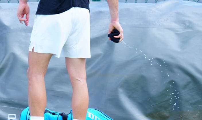 Jack Draper wrings his wristband out after his first practice session of the day Wimbledon Tennis Championships, Saturday Practice, The All England Lawn Tennis and Croquet Club, London, UK - 28 Jun 2025London The All England Lawn Tennis and United Kingdom  Copyright: xJavierxGarcia Shutterstockx 15371374b