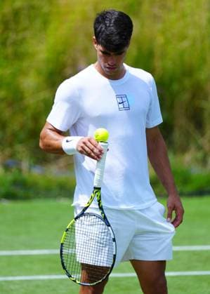 Carlos Alcaraz practices Wimbledon Tennis Championships, Saturday Practice, The All England Lawn Tennis and Croquet Club, London, UK - 28 Jun 2025London The All England Lawn Tennis and United Kingdom  Copyright: xJavierxGarcia Shutterstockx 15371374e