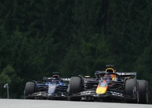 28 06 2025, Red Bull Ring, Spielberg, Formula 1 Austrian Grand Prix 2025 , in the picture Max Verstappen NLD , Oracle Red Bull Racing, Alexander Albon GBR , Atlassian Williams Racing Photo by Hasan Bratic DeFodi Images