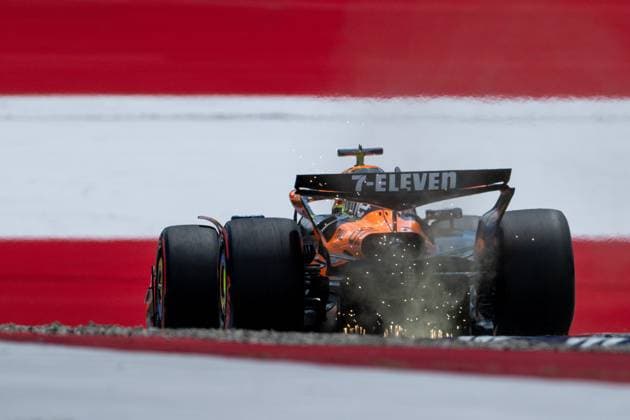 Oscar Piastri McLaren Formula 1 Team, Australia, 81 in MCL39 with sparks Flying sparks from behind in front of painted flag Flag on the asphalt in the finish curve curve 10, AUT, Formula 1 World Championship, MSC Cruises Grand Prix of Austria, Red Bull Ring Spielberg, Qualifying Day, Season 2025, 28 06 2025 AUT, Formula 1 World Championship, MSC Cruises Grand Prix of Austria, Red Bull Ring Spielberg, Qualifying Day, Season 2025, 28 06 2025 Spielberg Copyright: xEibner-Pressefoto Memmlerx EP_MMR