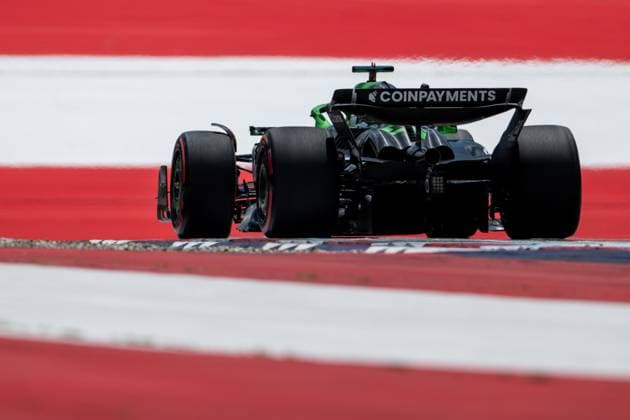 Nico Huelkenberg Stake F1 Team Kick Sauber, Germany, 27 in C45 from behind in front of painted flag flag on the asphalt in the finish curve curve 10, AUT, Formula 1 World Championship, MSC Cruises Grand Prix of Austria, Red Bull Ring Spielberg, Qualifying Day, 2025 season, 28 06 2025 AUT, Formula 1 World Championship, MSC Cruises Grand Prix of Austria, Red Bull Ring Spielberg, Qualifying Day, 2025 season, 28 06 2025 Spielberg Copyright: xEibner-Pressefoto Memmlerx EP_MMR
