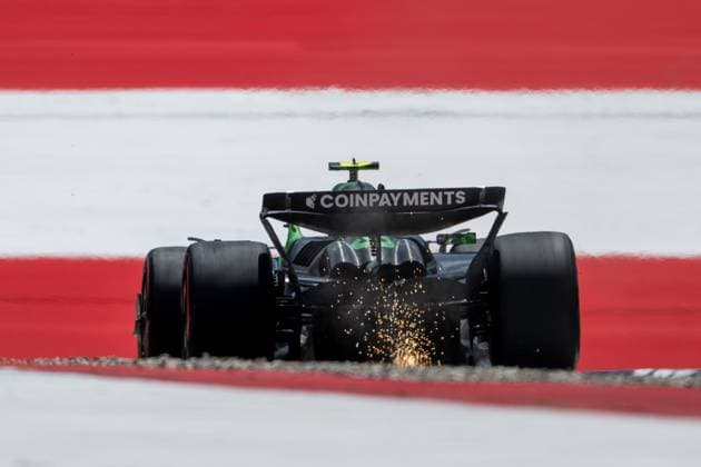 Gabriel Bortoleto Stake F1 Team Kick Sauber, Brazil, 05 in C45 with sparks Flying sparks from behind in front of painted flag Flag on the asphalt in the finish curve curve 10, AUT, Formula 1 World Championship, MSC Cruises Grand Prix of Austria, Red Bull Ring Spielberg, Qualifying Day, Season 2025, 28 06 2025 AUT, Formula 1 World Championship, MSC Cruises Grand Prix of Austria, Red Bull Ring Spielberg, Qualifying Day, Season 2025, 28 06 2025 Spielberg Copyright: xEibner-Pressefoto Memmlerx EP_MMR