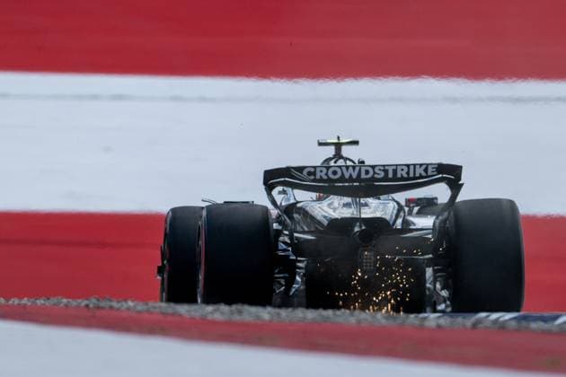 Andrea Kimi Antonelli Mercedes AMG Petronas F1 Team, Italy, 12 in F1 W16 from behind in front of painted flag flag on the asphalt in the finish curve curve 10, AUT, Formula 1 World Championship, MSC Cruises Grand Prix of Austria, Red Bull Ring Spielberg, Qualifying Day, 2025 season, 28 06 2025 AUT, Formula 1 World Championship, MSC Cruises Grand Prix of Austria, Red Bull Ring Spielberg, Qualifying Day, 2025 season, 28 06 2025 Spielberg Copyright: xEibner-Pressefoto Memmlerx EP_MMR