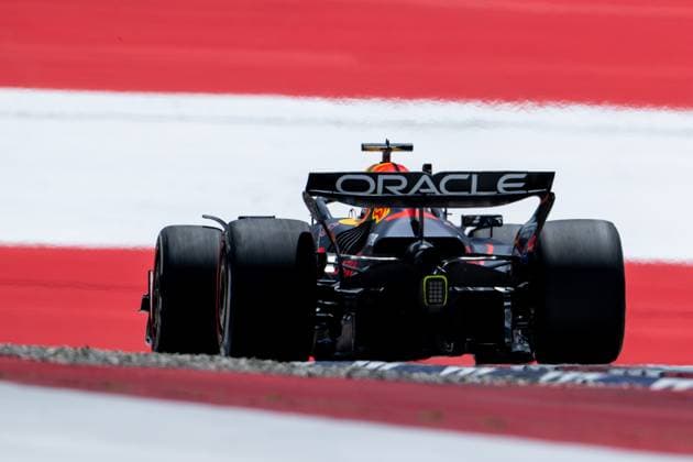 Max Verstappen Oracle Red Bull Racing, Netherlands, 01 in the RB21 from behind in front of painted flag on the asphalt in the finish curve curve 10, AUT, Formula 1 World Championship, MSC Cruises Grand Prix of Austria, Red Bull Ring Spielberg, Qualifying Day, 2025 season, 28 06 2025 AUT, Formula 1 World Championship, MSC Cruises Grand Prix of Austria, Red Bull Ring Spielberg, Qualifying Day, 2025 season, 28 06 2025 Spielberg Copyright: xEibner-Pressefoto Memmlerx EP_MMR