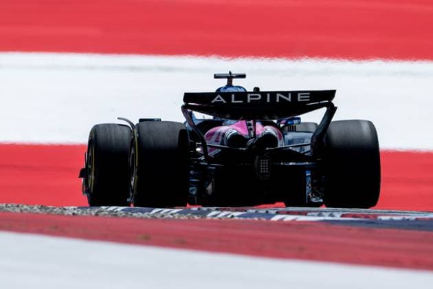Pierre Gasly BWT Alpine F1 Team, France, 10 in Alpine A525 from behind in front of painted flag flag on the asphalt in the finish curve curve 10, AUT, Formula 1 World Championship, MSC Cruises Grand Prix of Austria, Red Bull Ring Spielberg, Qualifying Day, 2025 season, 28 06 2025 AUT, Formula 1 World Championship, MSC Cruises Grand Prix of Austria, Red Bull Ring Spielberg, Qualifying Day, 2025 season, 28 06 2025 Spielberg Copyright: xEibner-Pressefoto Memmlerx EP_MMR