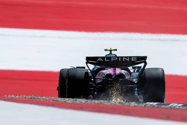 Franco Colapinto BWT Alpine F1 Team, Argentina, 43 in Alpine A525 from behind in front of painted flag flag on the asphalt in the finish curve curve 10, AUT, Formula 1 World Championship, MSC Cruises Grand Prix of Austria, Red Bull Ring Spielberg, Qualifying Day, 2025 season, 28 06 2025 AUT, Formula 1 World Championship, MSC Cruises Grand Prix of Austria, Red Bull Ring Spielberg, Qualifying Day, 2025 season, 28 06 2025 Spielberg Copyright: xEibner-Pressefoto Memmlerx EP_MMR