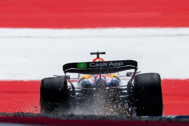 Isack Hadjar Visa Cash App Racing Bulls F1 Team, France, 06 in VCARB 02 with sparks flying from behind in front of painted flag flag on the asphalt in the finish curve curve 10, AUT, Formula 1 World Championship, MSC Cruises Grand Prix of Austria, Red Bull Ring Spielberg, Qualifying Day, Season 2025, 28 06 2025 AUT, Formula 1 World Championship, MSC Cruises Grand Prix of Austria, Red Bull Ring Spielberg, Qualifying Day, Season 2025, 28 06 2025 Spielberg Copyright: xEibner-Pressefoto Memmlerx EP_MMR