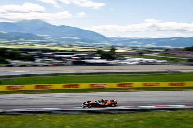 F1 - AUSTRIAN GRAND PRIX 2025 04 NORRIS Lando (gbr), McLaren F1 Team MCL39, action during the Formula 1 MSC Cruises Austrian Grand Prix 2025, 11th round of the 2025 FIA Formula One World Championship, WM, Weltmeisterschaft from June 27 to 29, 2025 on the Red Bull Ring, in Spielberg, Austria - SpielbergAustria  Copyright: xALBERTOxVIMERCATIx