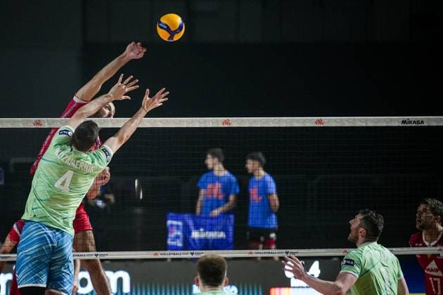 Volleyball - FIVB Men s Volleyball Nations League - Slovenia - France - 28.06.2025 Jan Kozamernik jumps to block the ball during Mens Volleyball Nations League in Burgas, VNL Bulgaria Copyright: xYulianxTodorovx