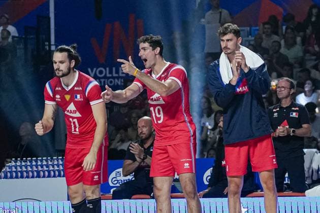 Volleyball - FIVB Men s Volleyball Nations League - Slovenia - France - 28.06.2025 Antoine Brizard, Yacine Louati and Jean Patry of France celebrate after the play during Mens Volleyball Nations League in Burgas, VNL Bulgaria Copyright: xYulianxTodorovx
