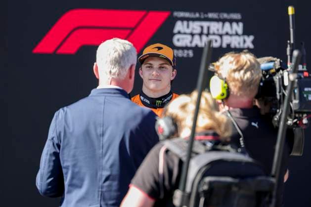 FORMULA 1 - GP of Austria 2025 SPIELBERG,AUSTRIA,28.JUN.25 - MOTORSPORTS, FORMULA 1 - Grand Prix of Austria, Red Bull Ring, practice and qualifying. Image shows Oscar Piastri (AUS McLaren) during an interview.  GEPAxpictures xMatthiasxTrinkl