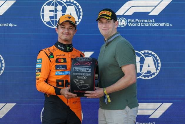 Winner of Qualifying, Lando Norris McLaren Formula 1 Team 4 with the Pole Position Award and Christopher Valka, Qualifying, Grand Prix of Austria, Motorsport, Men, Formula 1, 28 06 2025 Spielberg Styria Austria Copyright: xkolbert-press ChristianxKolbertx