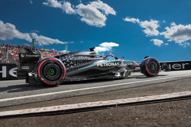 George Russell Mercedes AMG Petronas 63 comes out of the pit lane, Qualifying, Grand Prix of Austria, Motorsport, Men, Formula 1, 28 06 2025 Spielberg Styria Austria Copyright: xkolbert-press ChristianxKolbertx