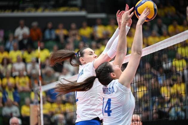 ÄNGELHOLM, SWEDEN 20250628 Ukraine s Diana Meliushkyna left and Daria Sharhorodska in action during the CEV Women s Volleyball European Golden League semifinal match between Ukraine and Sweden at Catena Arena, in Angelholm, Sweden, on June 28, 2025 ÄNGELHOLM SWEDEN x11566x  Copyright: xHenrikxEberlund TTx GOLDEN LEAGUE UKRAINE-SWEDEN