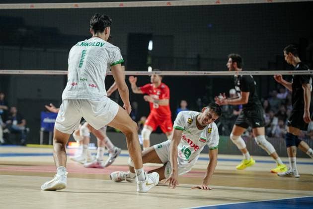 Volleyball - FIVB Men s Volleyball Nations League - Bugaria - Turkey - 28.06.2025 Simeon Nikolov and Simeon Nikolov disappointed as Turkey scores a point during Mens Volleyball Nations League in Burgas, VNL Bulgaria Copyright: xYulianxTodorovx