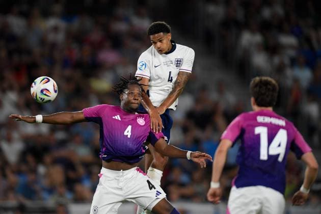 Bilder des Jahres 2025, Sport 06 Juni Jarrell Quansah of England U21, U 21 wins an aerial battle against Bright Arrey-Mbi of Germany England U21 v Netherlands U21, UEFA U21 Championship, Final, National Football Stadium, Bratislava, Slovakia - 28 Jun 2025Bratislava National Football Stadium Slovakia  Copyright: xAlexxNicodim Shutterstockx 15377260ec