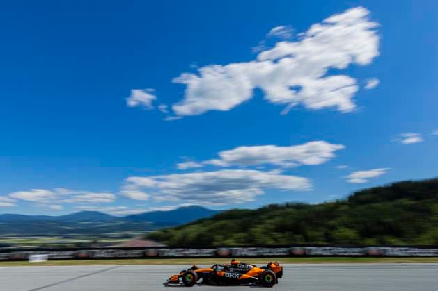 F1 Grand Prix of Austria - Qualifying Oscar Piastri of Australia and McLaren F1 Team driver participates in the qualifying session at the Formula 1 MSC Cruises Austrian Grand Prix in Spielberg, Austria, on June 28, 2025. Spielberg Austria  Copyright: xRobertxSzaniszlox originalFilename:szaniszlo-notitle250628_npOyF.jpg