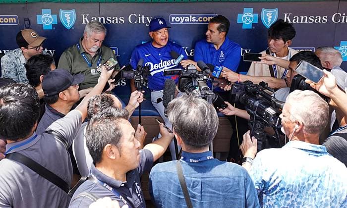 June 28, 2025: Los Angeles Dodgers manager Dave Roberts (30) fields questions from the press prior to the game against the Royals at Kauffman Stadium Kansas City, Missouri. CSM. Kansas City United States - ZUMAc04_ 20250628_zma_c04_002 Copyright: xJonxRobichaudx