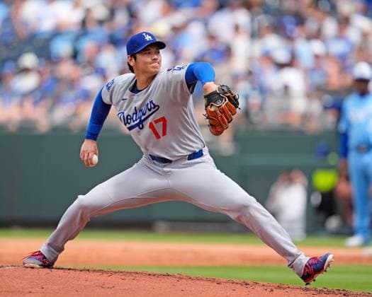 June 28, 2025: Los Angeles Dodgers starting pitcher Shohei Ohtani (17) delivers a pitch against the Royals at Kauffman Stadium Kansas City, Missouri. CSM. Kansas City United States - ZUMAc04_ 20250628_zma_c04_021 Copyright: xJonxRobichaudx