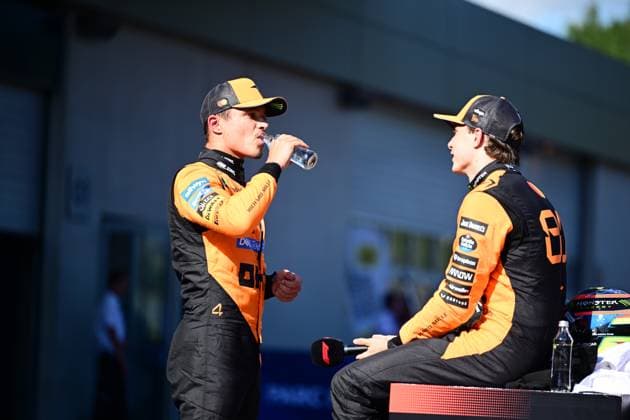 F1 Grand Prix of Austria - Qualifying Lando Norris and Oscar Piastri of the McLaren F1 Team celebrate after qualifying in Spielberg, Styria, Austria, on June 27, 2025, during the 12th round of the Formula 1 World Championship, WM, Weltmeisterschaft Spielberg Styria Austria  Copyright: xAndreaxDiodatox originalFilename:diodato-formula1250627_npXpm.jpg