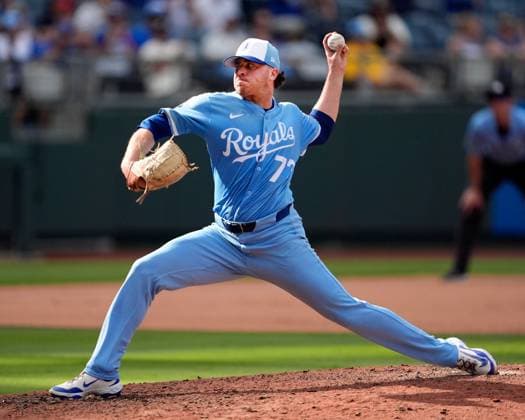 June 28, 2025: Kansas City Royals pitcher Sam Long (73) comes in relief against the Dodgers at Kauffman Stadium Kansas City, Missouri. CSM. Kansas City United States - ZUMAc04_ 20250628_zma_c04_035 Copyright: xJonxRobichaudx