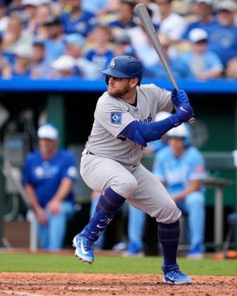 June 28, 2025: Los Angeles Dodgers third base Max Muncy (13) is poised for a pitch against the Royals at Kauffman Stadium Kansas City, Missouri. CSM. Kansas City United States - ZUMAc04_ 20250628_zma_c04_037 Copyright: xJonxRobichaudx