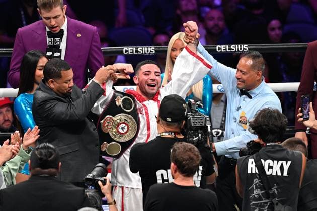 Bilder des Jahres 2025, Sport 06 Juni Sport Bilder des Tages Avious Griffin vs. Julian Rodriguez - Premiere Boxing Championship ANAHEIM, CALIFORNIA - JUNE 28: Julian Rodriguez reacts after he knocked Avious Griffin out at round 10 for their welterweight world titles of the Premiere Boxing Championship on Saturday night at Honda Center in Anaheim of Los Angeles County, California United States on June 28, 2025. Tayfun Coskun Anadolu California United States. Editorial use only. Please get in touch for any other usage.  Copyright: x2025xAnadoluxTayfunxCoskunx