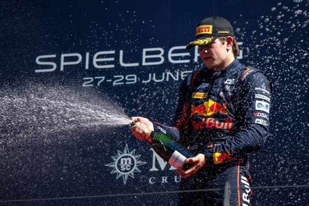 Tim Tramnitz Germany, MP Motorsport, Red Bull Junior celebrates 3rd place on the podium with champagne at the podium ceremony, AUT, FIA Formula 3 Championship, MSC Cruises Grand Prix of Austria, Red Bull Ring Spielberg, Main race, 2025 season, 29 06 2025 AUT, FIA Formula 3 Championship, MSC Cruises Grand Prix of Austria, Red Bull Ring Spielberg, Main race, 2025 season, 29 06 2025 Spielberg Copyright: xEibner-Pressefoto Memmlerx EP_MMR