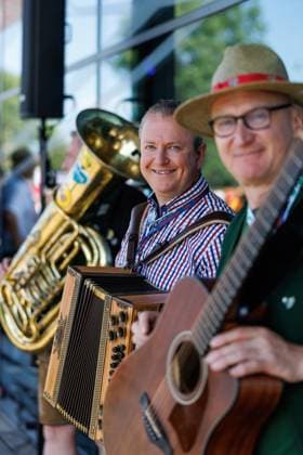 Popular band heats up the fans, Austrian Grand Prix, Motorsport, Formula 1, 2025 season, 29 06 2025 Austrian Grand Prix, Motorsport, Formula 1, 2025 season, 29 06 2025 Copyright: xEibner-Pressefoto AlexanderxNeisx EP_ANS