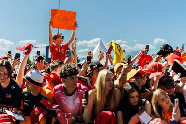 Fans waiting for the drivers, Austrian Grand Prix, Motorsport, Formula 1, 2025 season, 29 06 2025 Austrian Grand Prix, Motorsport, Formula 1, 2025 season, 29 06 2025 Copyright: xEibner-Pressefoto AlexanderxNeisx EP_ANS