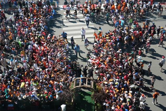 29 06 2025, Red Bull Ring, Spielberg, Formula 1 Austrian Grand Prix 2025 , pictured Nico Hülkenberg DEU , Stake F1 Team Kick Sauber signs autographs for the numerous fans Photo by Hasan Bratic DeFodi Images