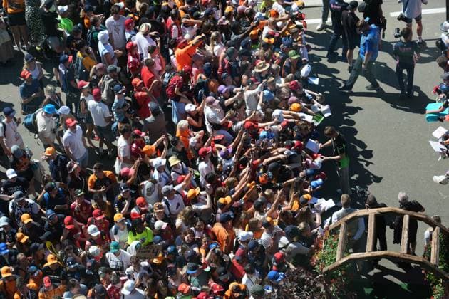 29 06 2025, Red Bull Ring, Spielberg, Formula 1 Austrian Grand Prix 2025 , pictured Nico Hülkenberg DEU , Stake F1 Team Kick Sauber signs autographs for the numerous fans Photo by Hasan Bratic DeFodi Images