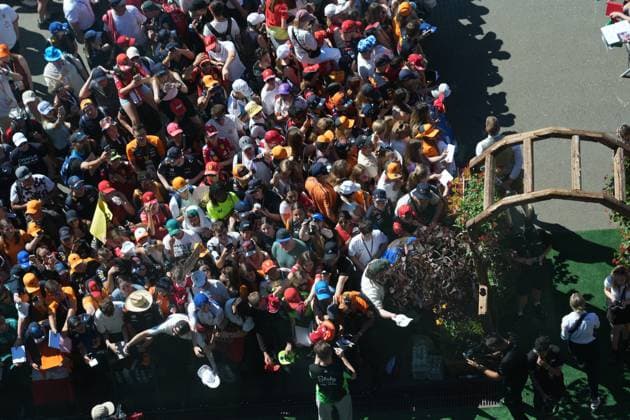 29 06 2025, Red Bull Ring, Spielberg, Formula 1 Austrian Grand Prix 2025 , pictured Nico Hülkenberg DEU , Stake F1 Team Kick Sauber signs autographs for the numerous fans Photo by Hasan Bratic DeFodi Images