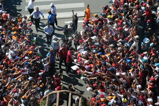 Formula 1, Austrian GP in Spielberg, drivers sign autographs