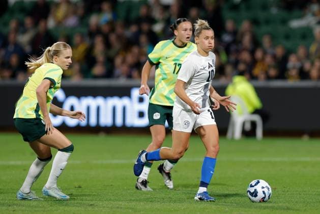 SOCCER AUSTRALIA SLOVENIA, Dominika Conc of Slovenia runs the ball during the Women s friendly international soccer match between Australia and Slovenia at HBF Park in Perth, Sunday, June 29, 2025. ( NO ARCHIVING, EDITORIAL USE ONLY PERTH WESTERN AUSTRALIA AUSTRALIA  Copyright: xRICHARDxWAINWRIGHTx 20250629163491091938