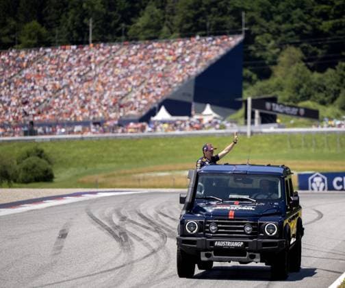Formel 1, GP Österreich in Spielberg, Fahrerparade SPIELBERG - Max Verstappen (Red Bull Racing) during the drivers parade at the Red Bull Ring race track prior to the Grand Prix of Austria. ANP SANDER KING xVIxANPxSportx xxANPxIVx 530681547 originalFilename: 530681547.jpg