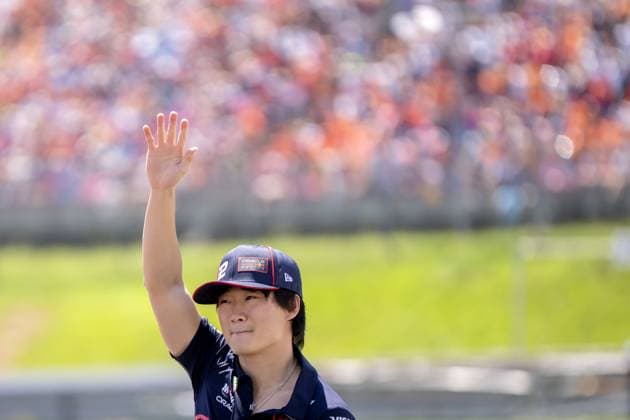 Formel 1, GP Österreich in Spielberg, Fahrerparade SPIELBERG - Yuki Tsunoda (Red Bull Racing) during the drivers parade at the Red Bull Ring race track prior to the Grand Prix of Austria. ANP SANDER KING xVIxANPxSportx xxANPxIVx 530681558 originalFilename: 530681558.jpg