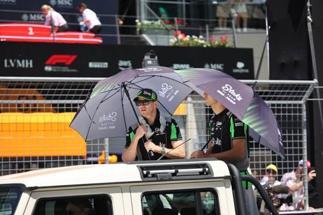 29 06 2025, Red Bull Ring, Spielberg, Formula 1 Austrian Grand Prix 2025 , pictured Nico Hülkenberg DEU , Stake F1 Team Kick Sauber and Gabriel Bortoleto BRA , Stake F1 Team Kick Sauber at the drivers parade Photo by Alessandro Martellotta Hasan Bratic DeFodi Images